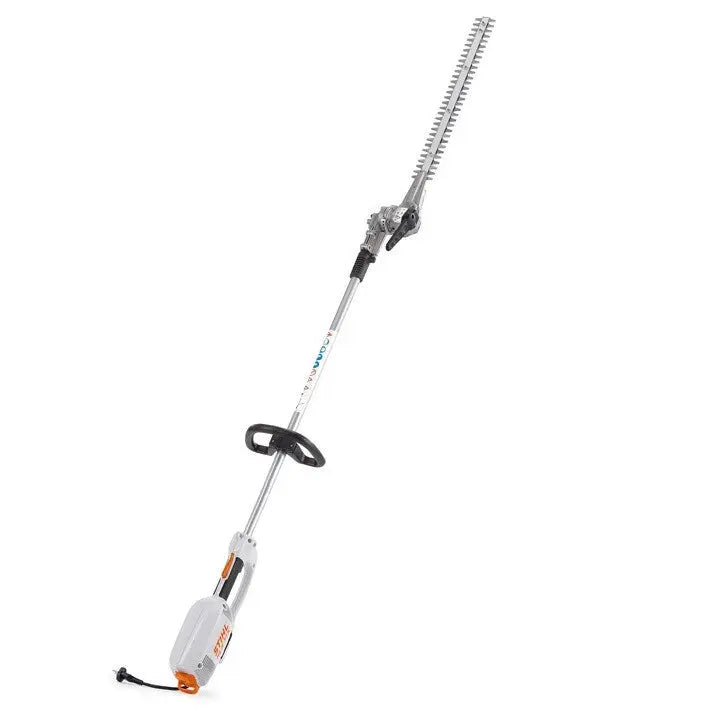 Taille-haie perche STIHL HLE 71 K : 600 W, lamier 500 mm, dents 35 mm, longueur 211 cm. Taille-haie électrique compact, maniable et performant pour haies hautes.