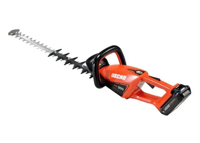 Taille-haie ECHO DHC 200 Pack : livré avec batterie 2 Ah et chargeur. Silencieux, léger, efficace. Compatible batteries ECHO LBP. Garantie 5 ans. Prêt à l’emploi.